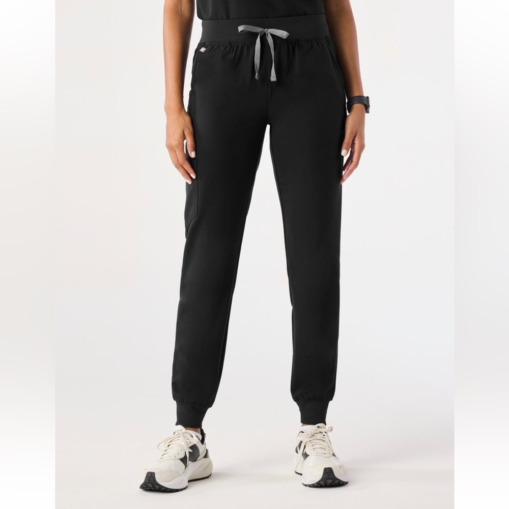 Figs Black Women's Zamora Jogger Scrub Pants